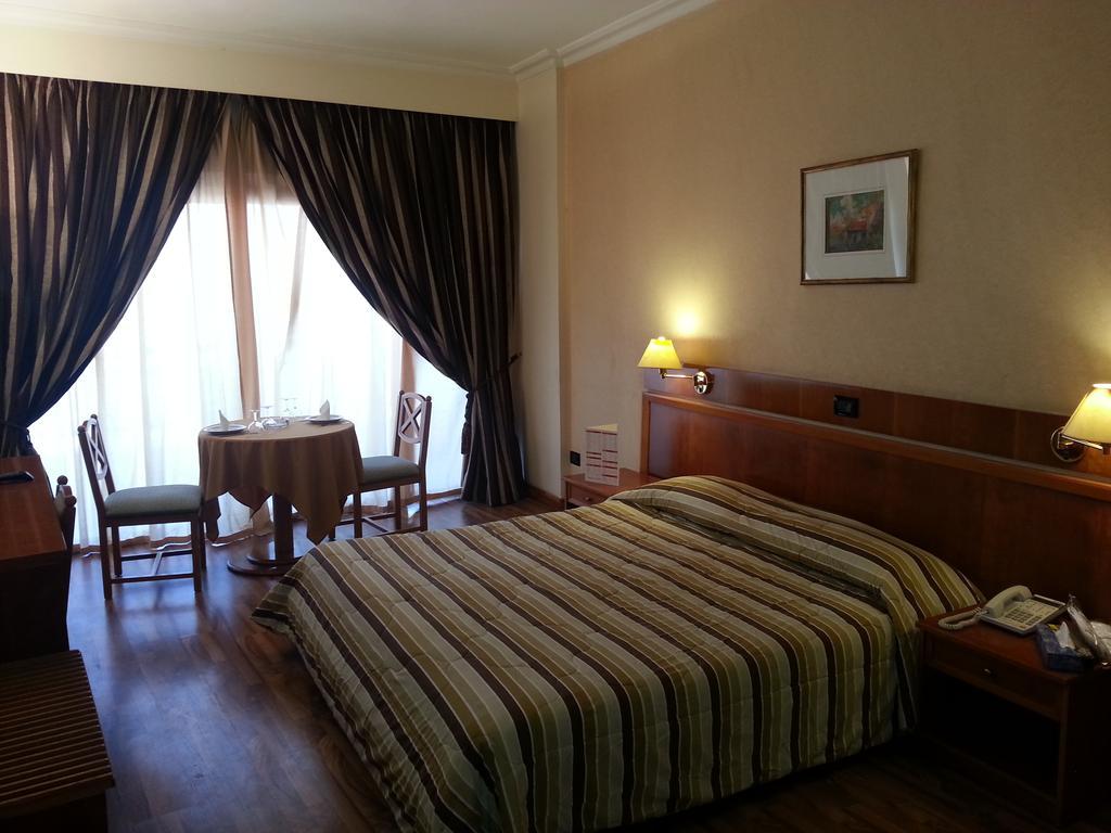 Hotel Charles 3*