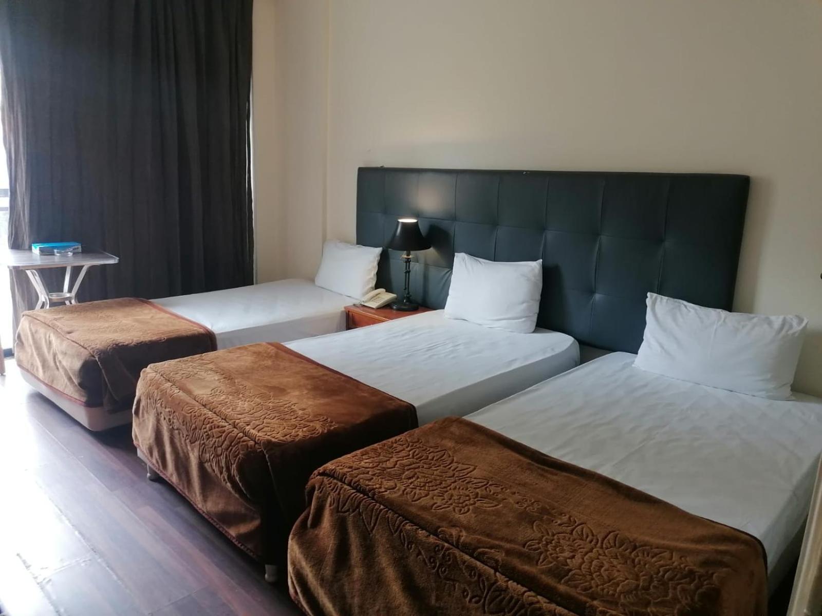 Hotel Charles 3*