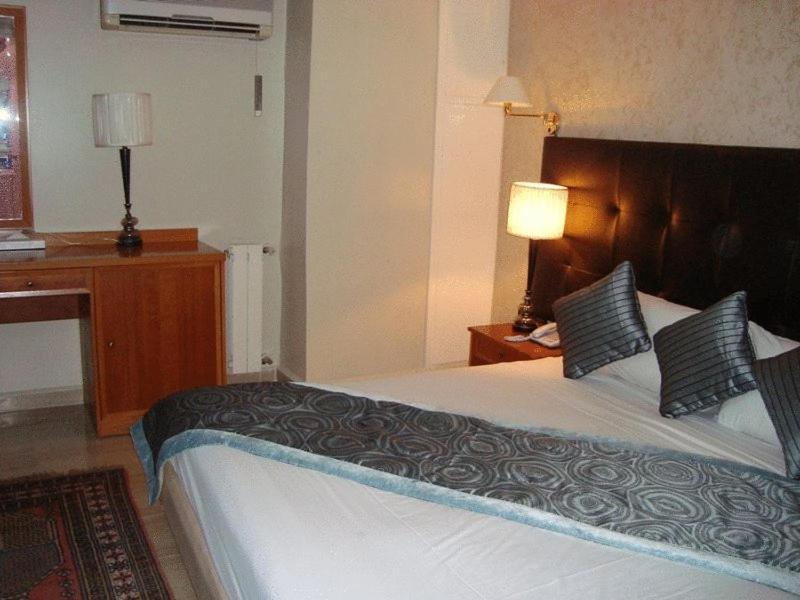 Charles Hotel
